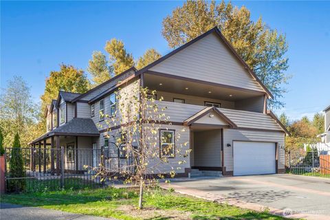 Photo of 13328 SE 273rd Street, Kent, WA 98042 (MLS # 2447973) Photo of 13328 SE 273rd Street, Kent, WA 98042 (MLS # 2447973)