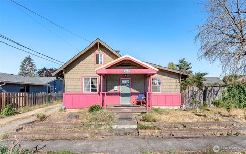 Photo of 405 Hemlock Street, Centralia, WA 98531 (MLS # 2417108)