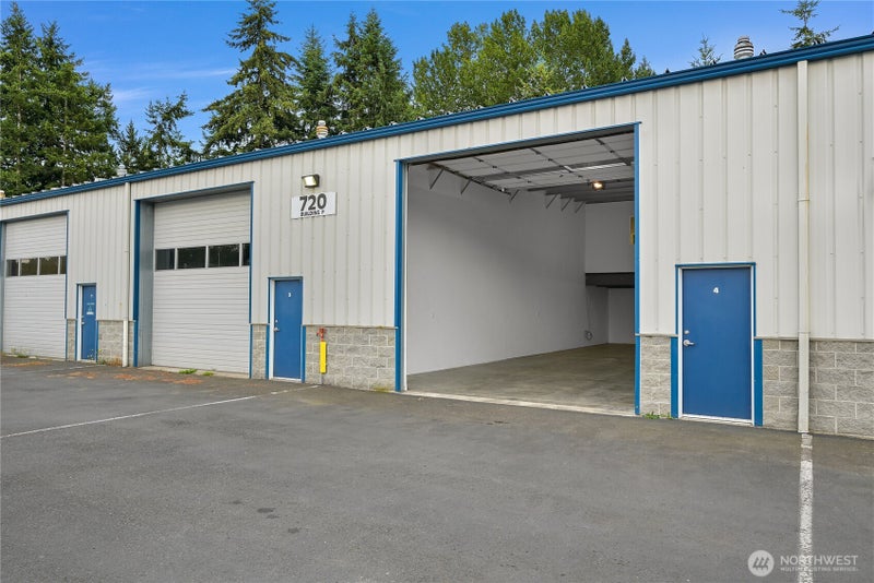 720 Sunset Pond Lane F4