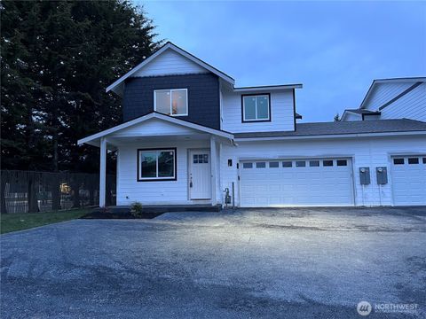 9534 Holly Dr Unit B, Everett, WA 98204 - MLS#: 2345231