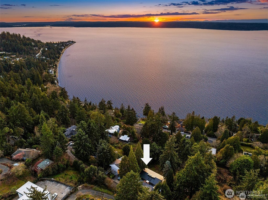 Photo of 15733 25th Avenue SW, Burien, WA 98166 (MLS # 2567905)