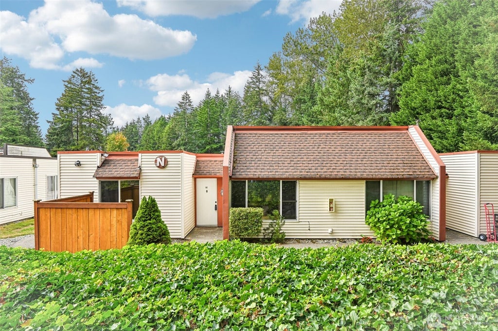 Photo of 14600 SE 176 Street #N1, Renton, WA 98058 (MLS # 2589902)