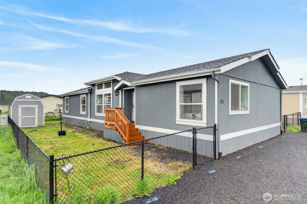 Photo of 171 Nix Lane, Centralia, WA 98531 (MLS # 2525166)