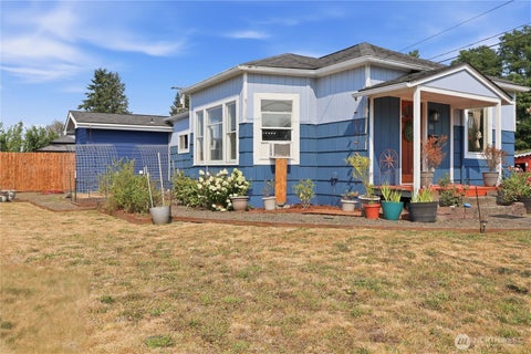 Photo of 203 S Academy Street, Montesano, WA 98563 (MLS # 2565416)