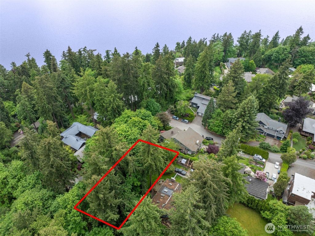 Photo of 73 XX SE 38th Street, Mercer Island, WA 98040 (MLS # 2488274)