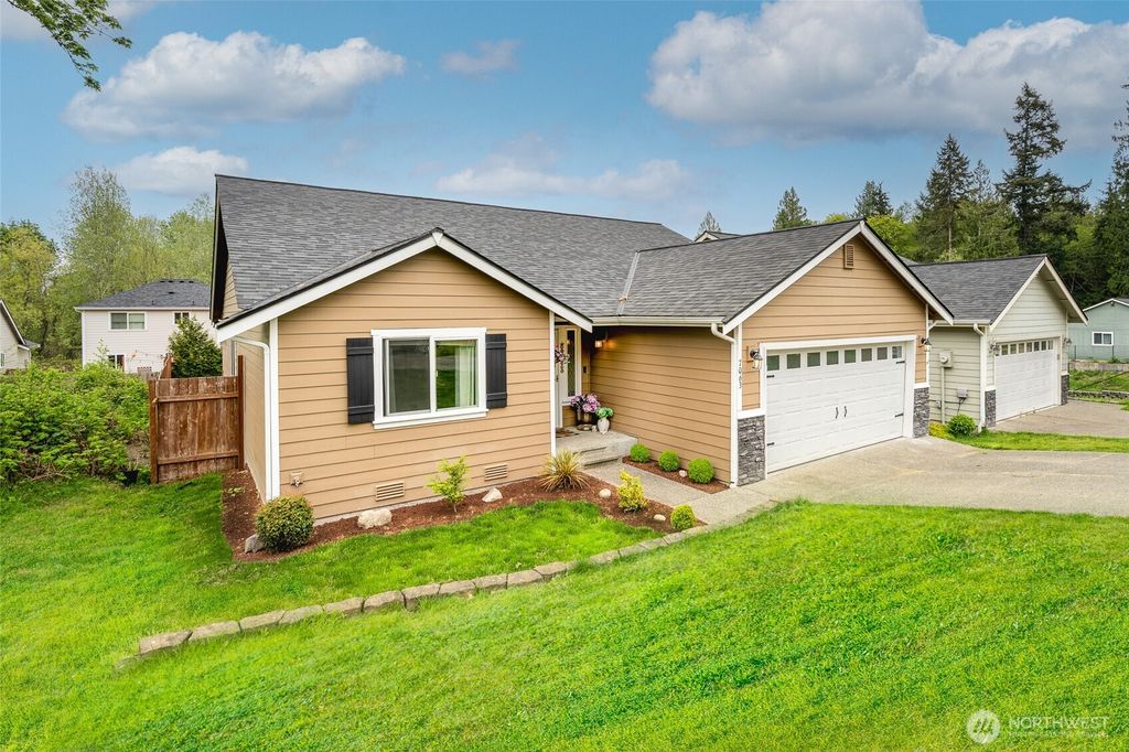 Photo of 7063 E Nightingale Street, Port Orchard, WA 98366 (MLS # 2515655)