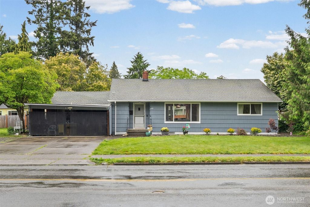 Photo of 1609 W Pioneer Avenue, Puyallup, WA 98371 (MLS # 2529270)