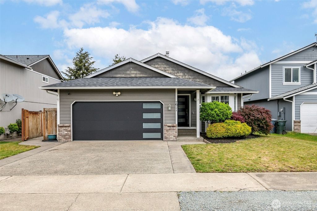 Photo of 7911 204th Street Ct E, Spanaway, WA 98387 (MLS # 2526772)