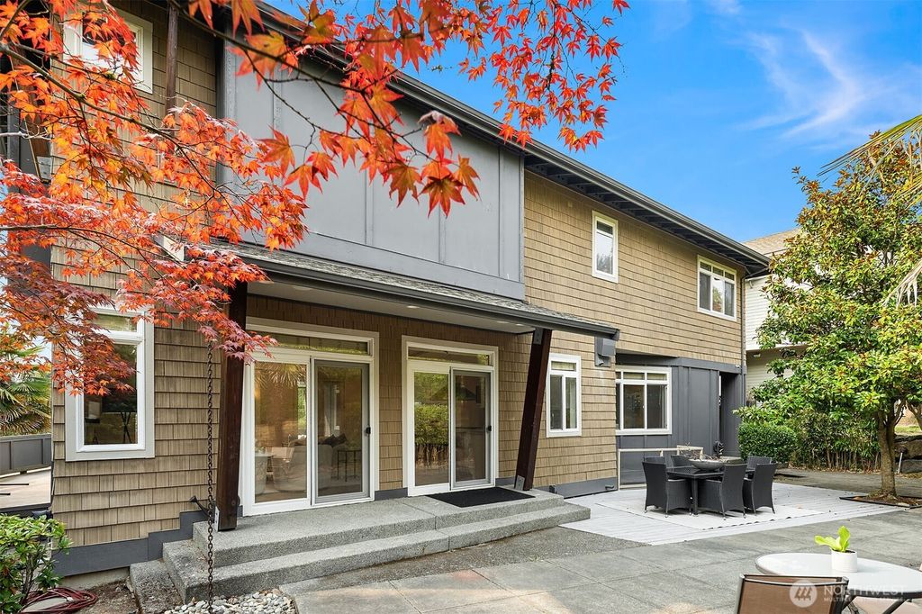 Photo of 2246 81st Avenue SE, Mercer Island, WA 98040 (MLS # 2439556)