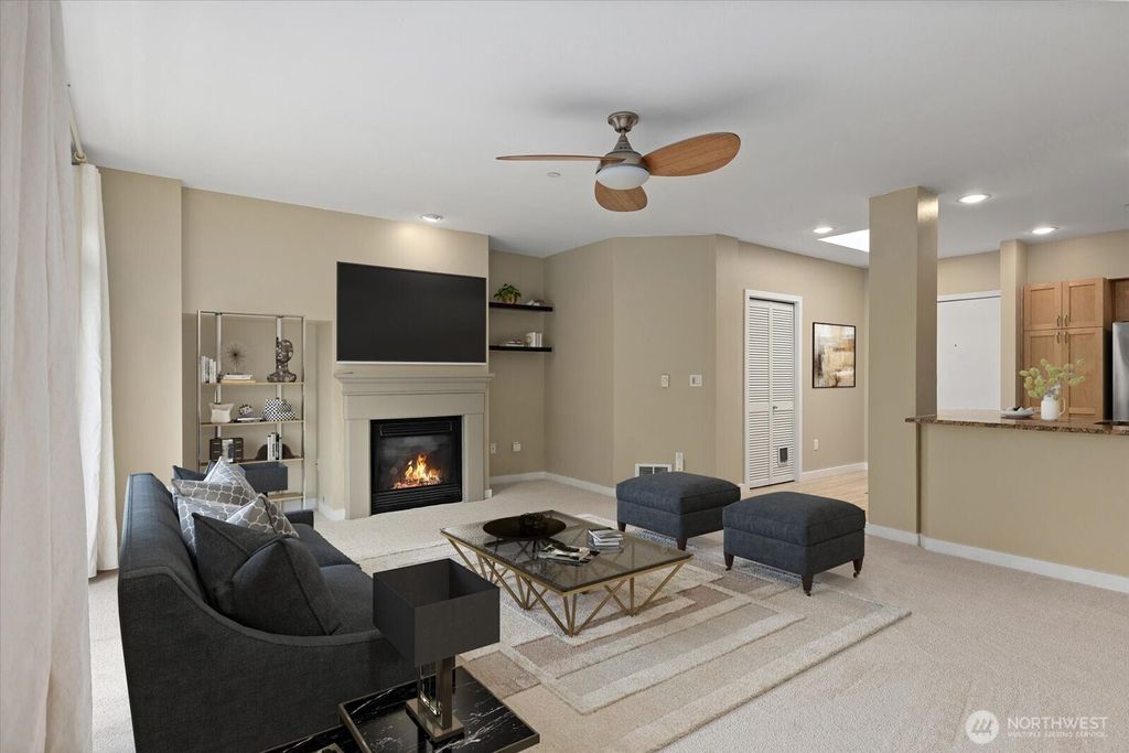 Photo of 925 110th Avenue NE #PH05, Bellevue, WA 98004 (MLS # 2445857)