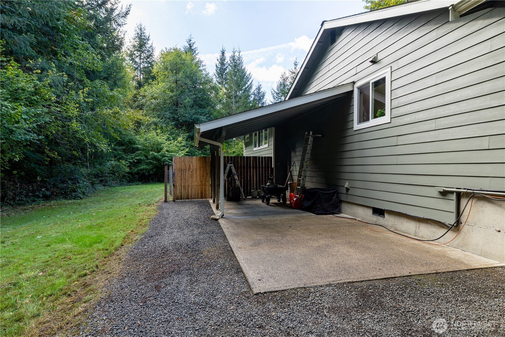 320 SE Shadowood Drive
