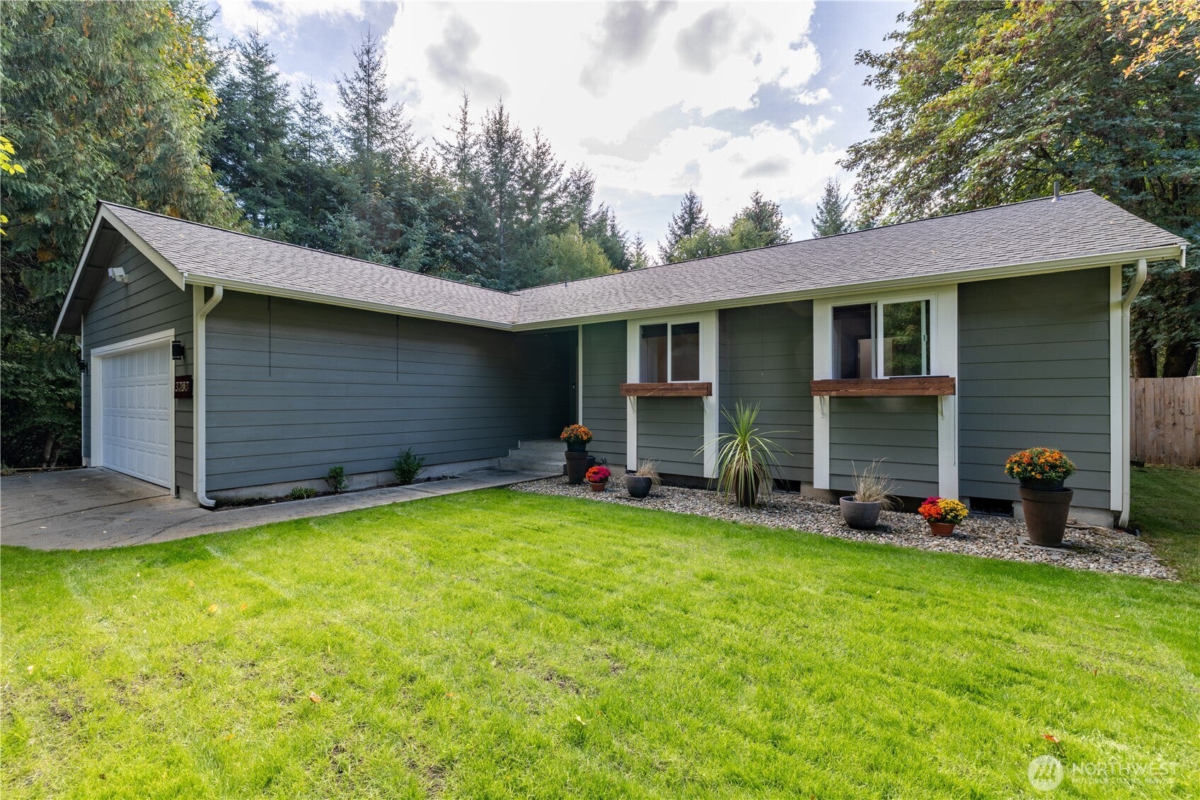 320 SE Shadowood Drive