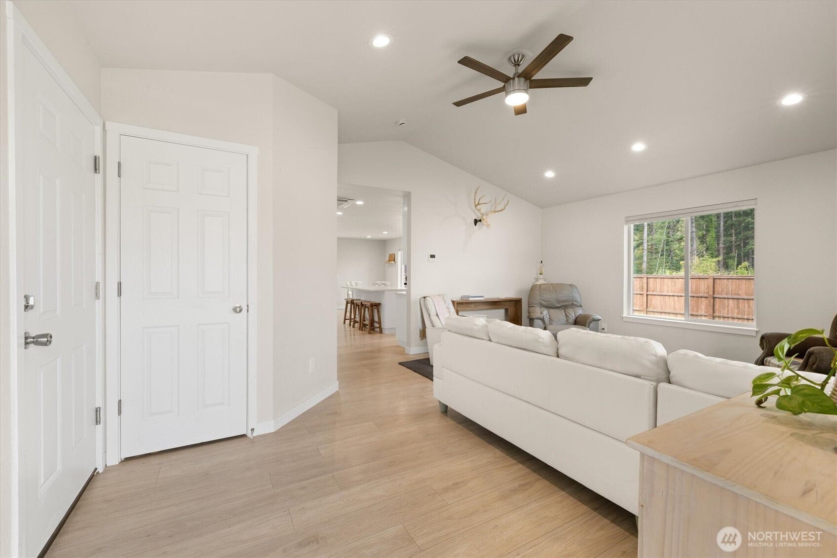 211 W Oak Street