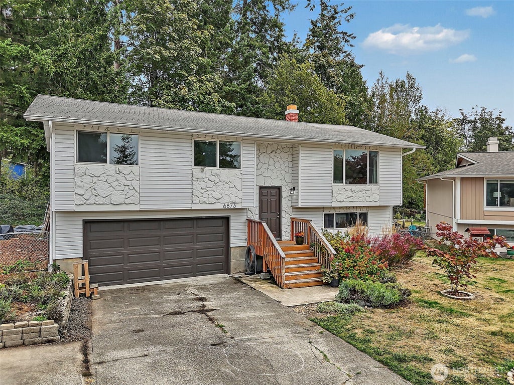 Photo of 6873 Helena Drive NE, Bremerton, WA 98311 (MLS # 2590557)