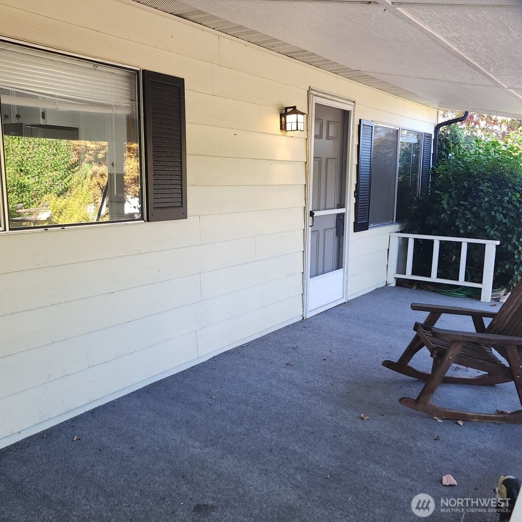 Photo of 1402 22nd Street NE #235, Auburn, WA 98002 (MLS # 2424080)