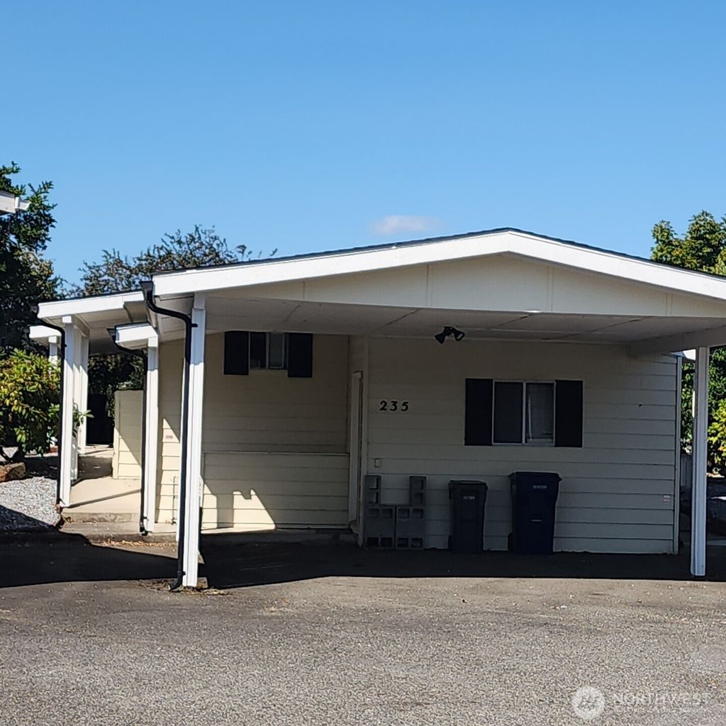 Photo of 1402 22nd Street NE #235, Auburn, WA 98002 (MLS # 2424080)