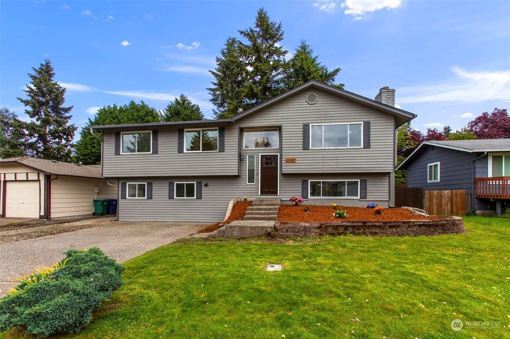 Photo of 33220 37th Avenue SW, Federal Way, WA 98023 (MLS # 2242613)