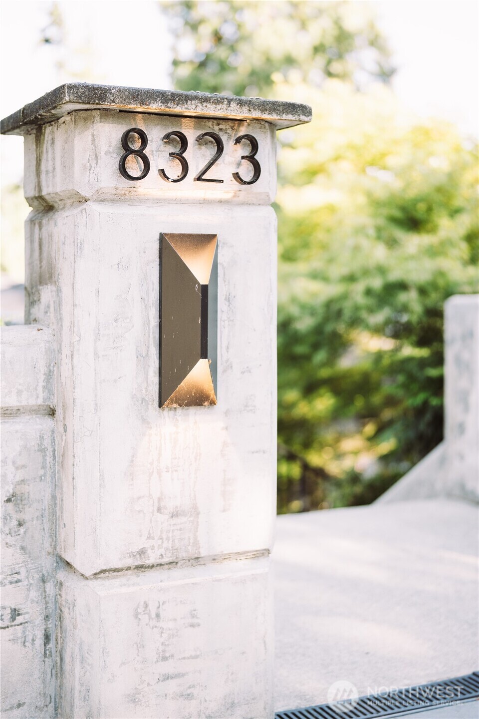 8323 NE 110th Place