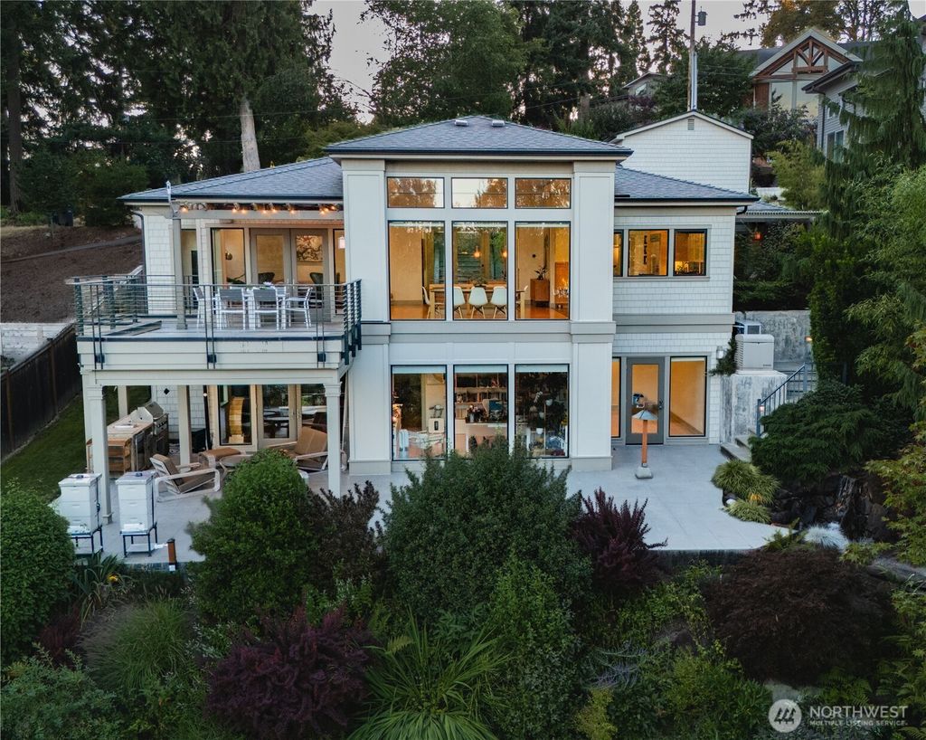 Photo of 8323 NE 110th Place, Kirkland, WA 98034 (MLS # 2416373)