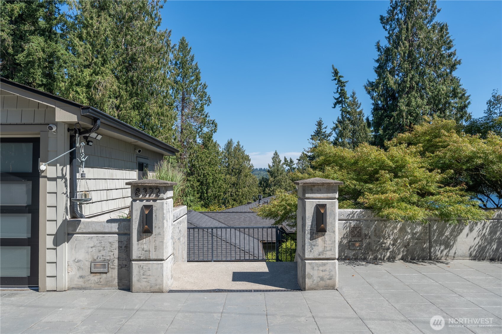 8323 NE 110th Place