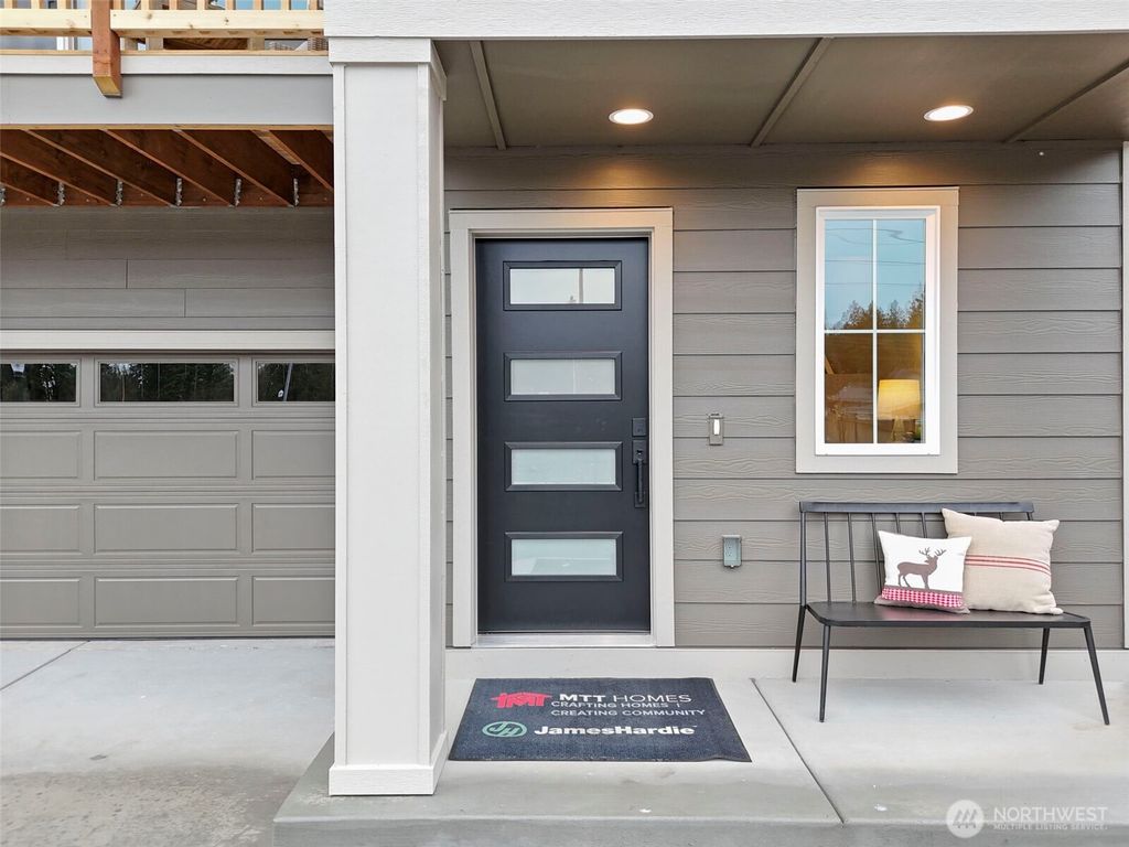 Photo of 18533 SE 271st Court, Covington, WA 98042 (MLS # 2460611)