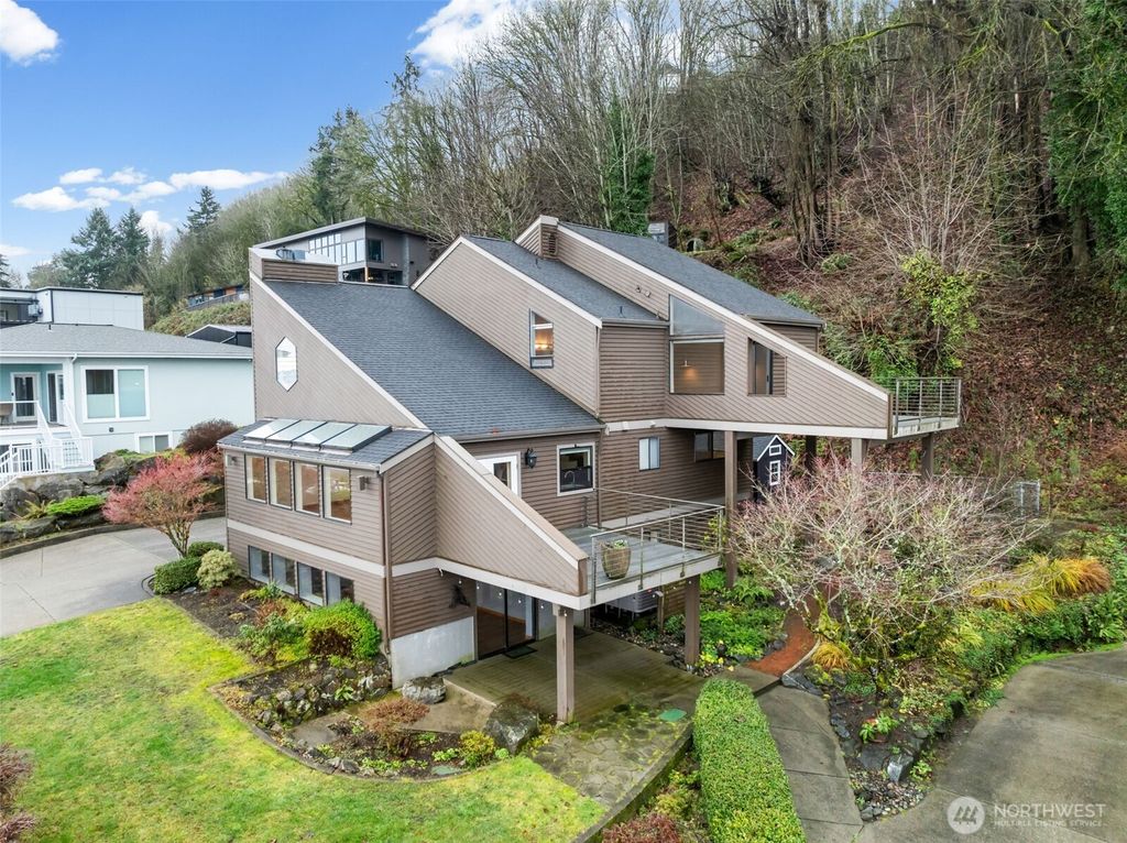 Photo of 4658 N Waterview Street, Tacoma, WA 48407 (MLS # 2466420)
