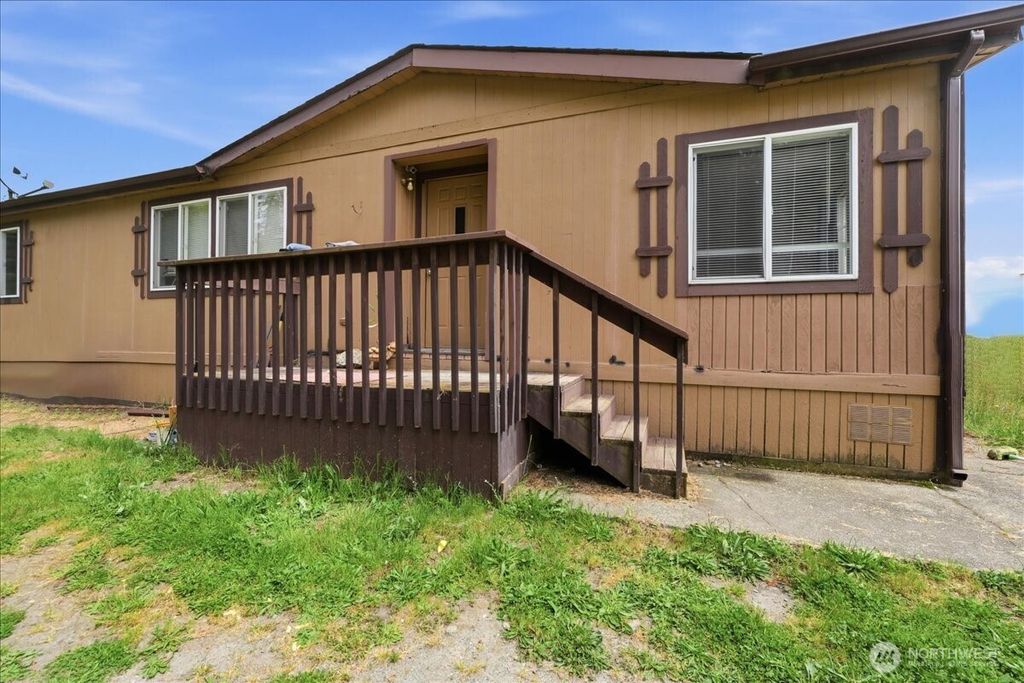 Photo of 22815 436th Avenue SE, Enumclaw, WA 98022 (MLS # 2532035)