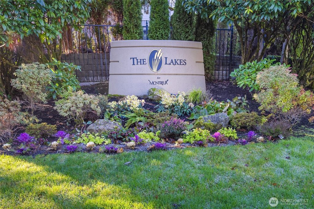 Photo of 5810 Mont Blanc Pl NW Pl, Issaquah, WA 98027 (MLS # 2471025)