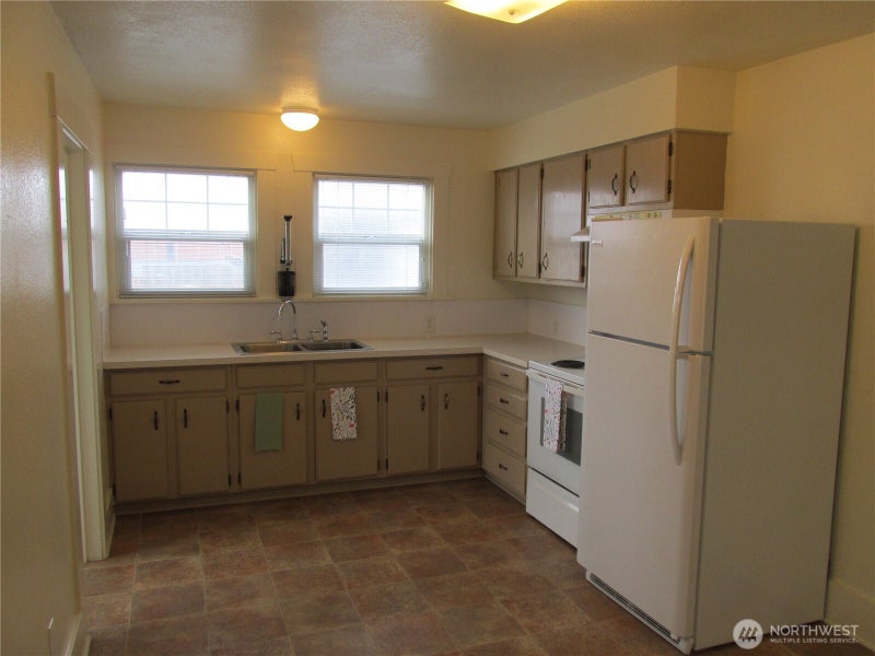 110 E Hazel Avenue