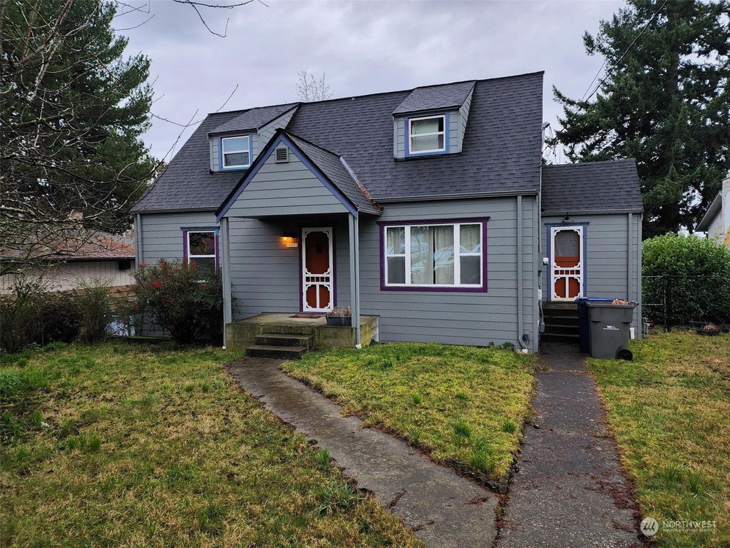 Photo of 10251 11th Avenue SW, Seattle, WA 98146 (MLS # 2202803)