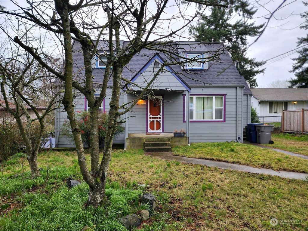 Photo of 10251 11th Avenue SW, Seattle, WA 98146 (MLS # 2202803)