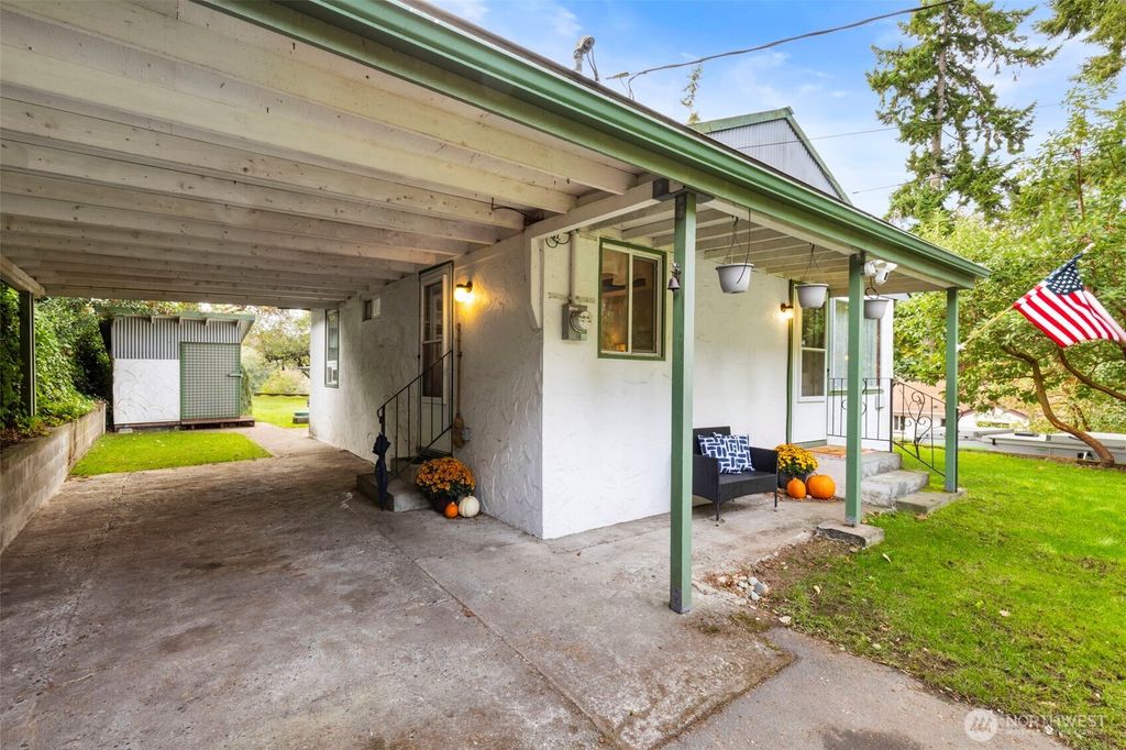 Photo of 3201 17th Street, Bremerton, WA 98312 (MLS # 2446650)