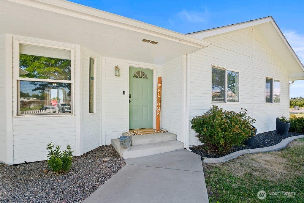 Photo of 2291 Selah Loop Road, Selah, WA 98942 (MLS # 2562401)