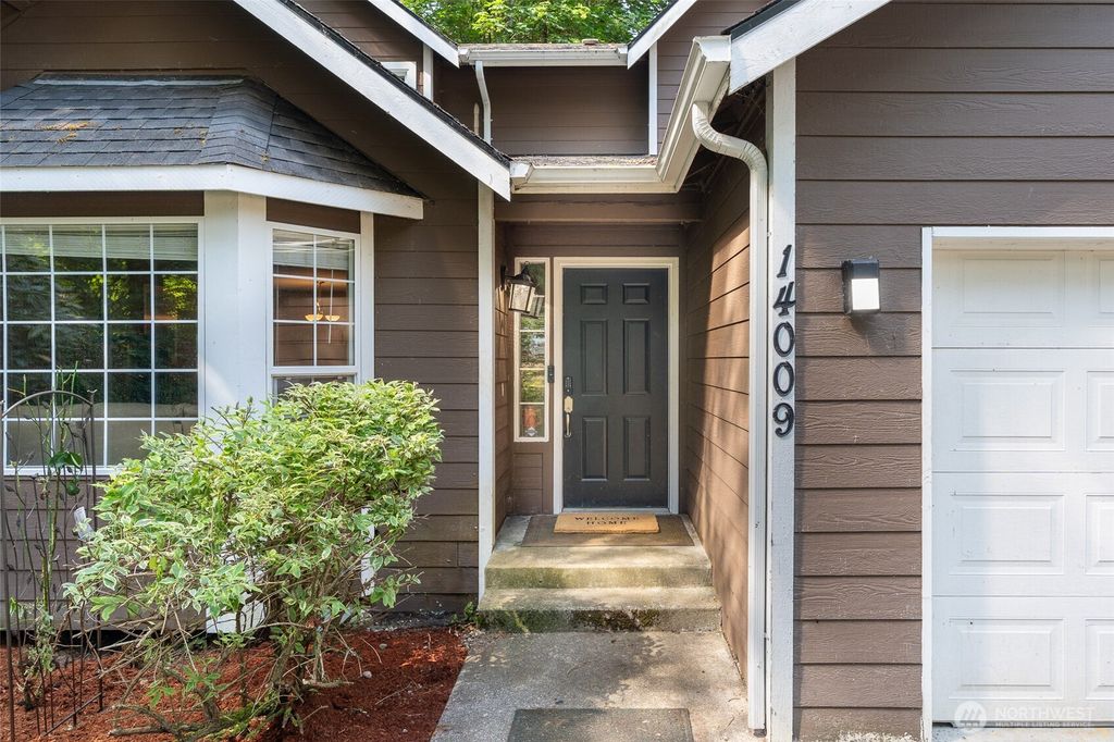 Photo of 14009 311th Avenue NE, Duvall, WA 98019 (MLS # 2416733)