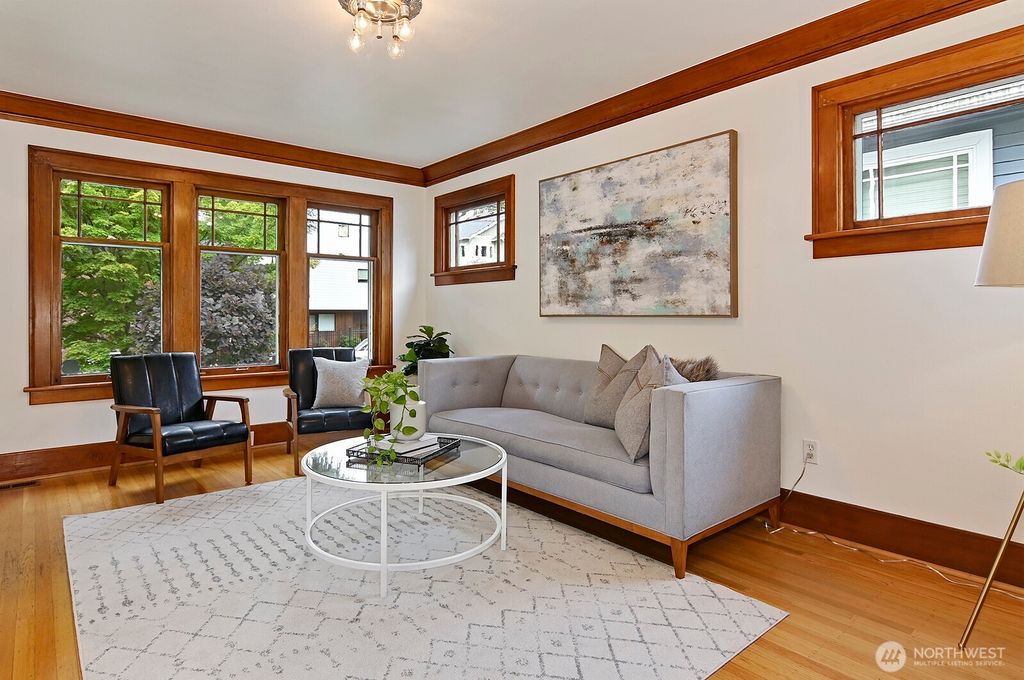 Photo of 5722 25th Avenue NE, Seattle, WA 98105 (MLS # 2429997)