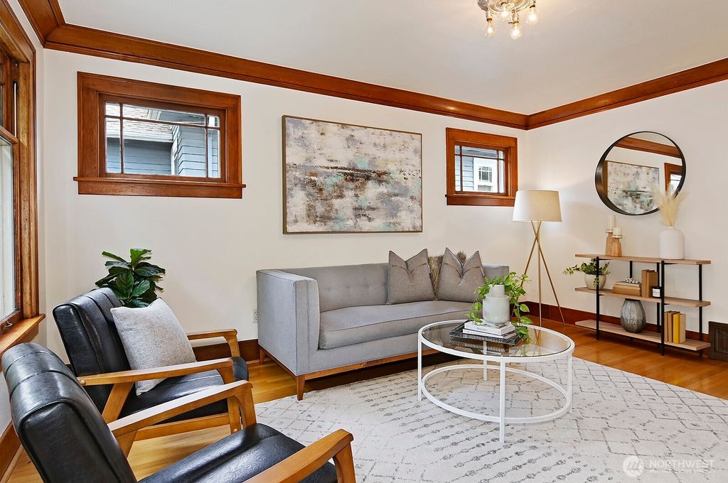 Photo of 5722 25th Avenue NE, Seattle, WA 98105 (MLS # 2429997)