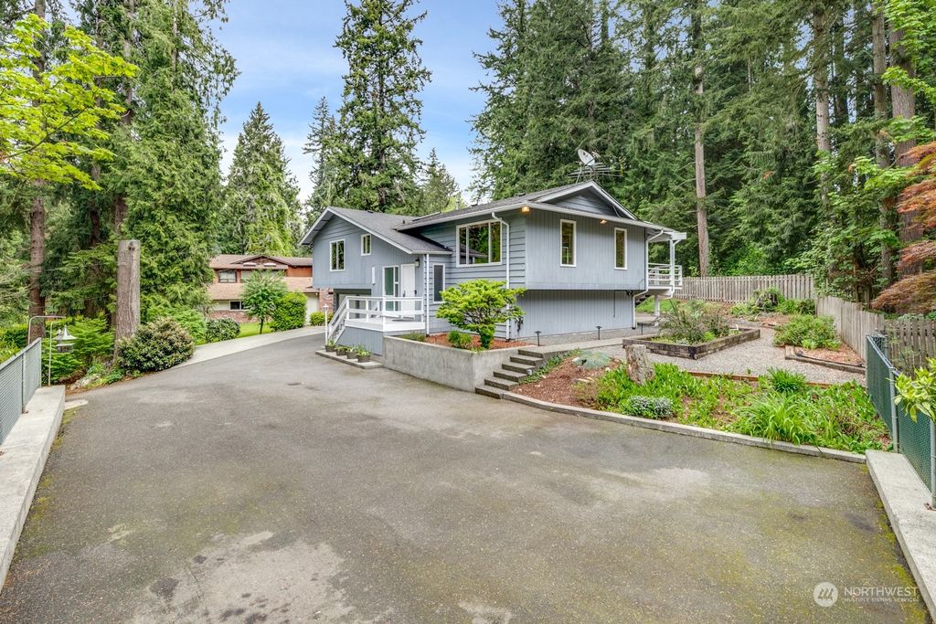 Photo of 18331 Butternut Road, Lynnwood, WA 98037 (MLS # 2064658)