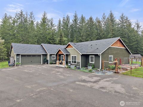 Photo of 35888 301st Place SE, Enumclaw, WA 98022 (MLS # 2517978)