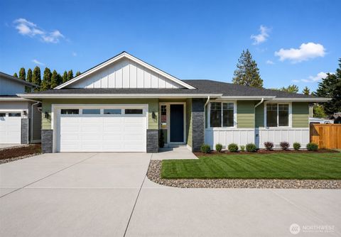 Photo of 11014 6th Avenue W #B, Everett, WA 98204 (MLS # 2503096)