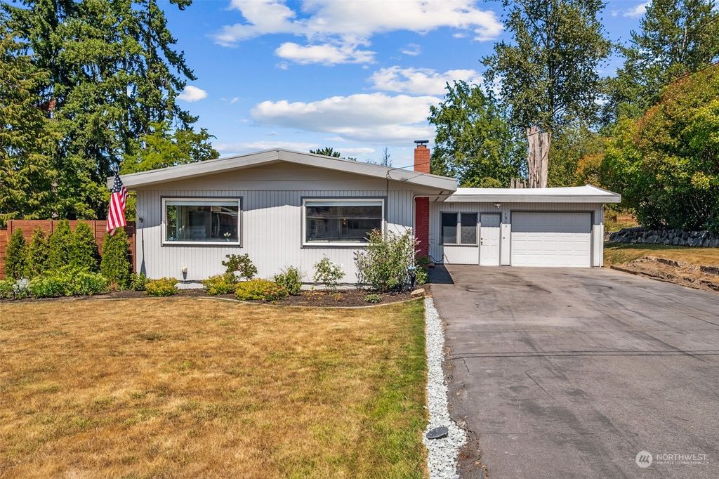 Photo of 1210 Hemlock Street, Milton, WA 98354 (MLS # 2146206)