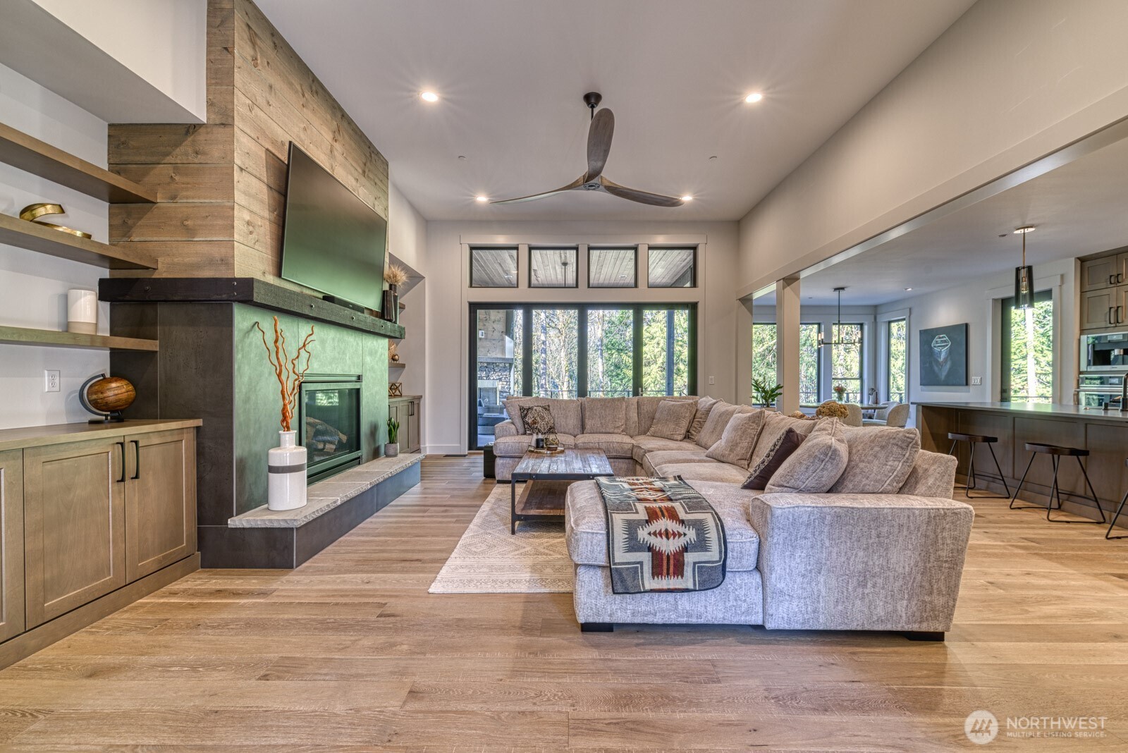 3 Crescent Valley Drive NW