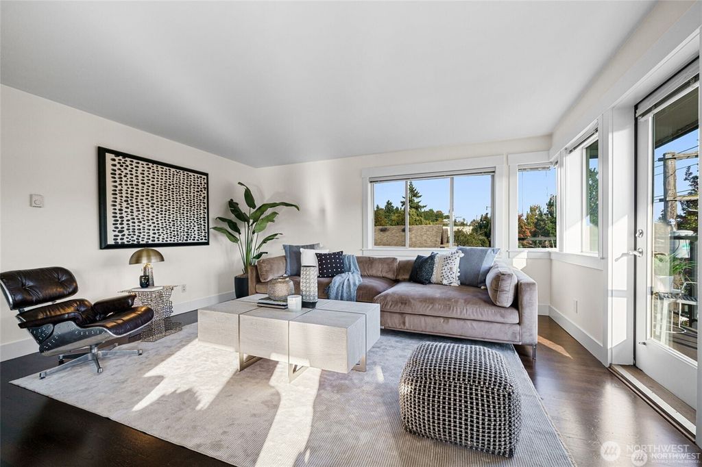 Photo of 120 NW 39th Street #407, Seattle, WA 98107 (MLS # 2469295)