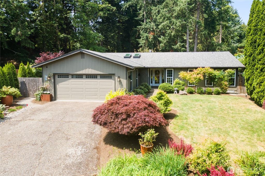 Photo of 4812 158th Court NE, Redmond, WA 98052 (MLS # 2392620)