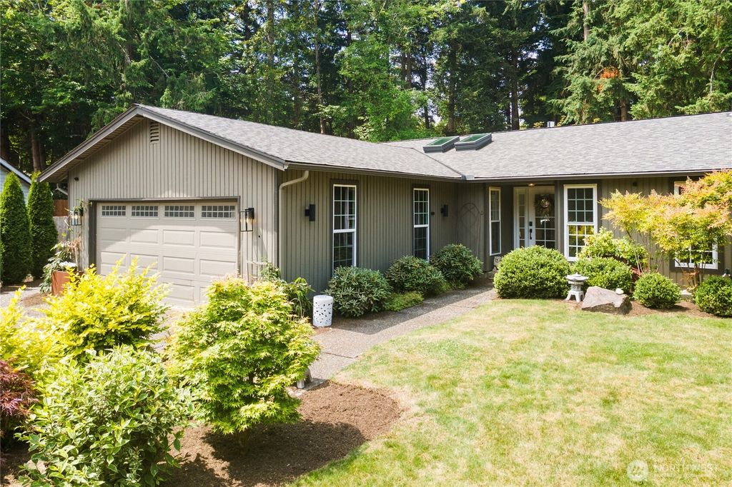 Photo of 4812 158th Court NE, Redmond, WA 98052 (MLS # 2392620)