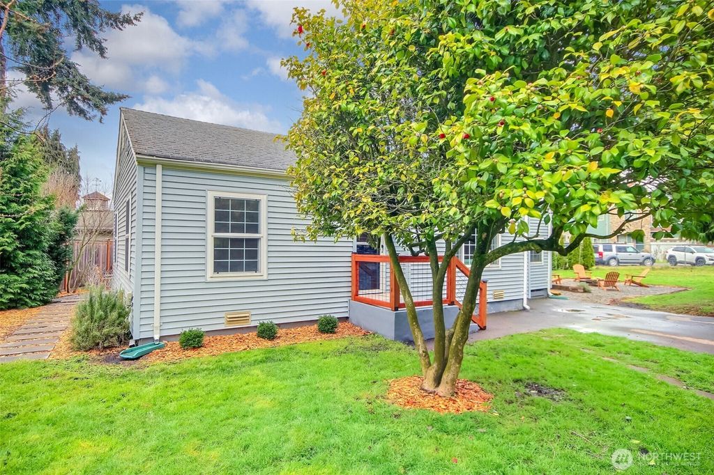Photo of 12233 51st Place S, Tukwila, WA 98178 (MLS # 2347863)
