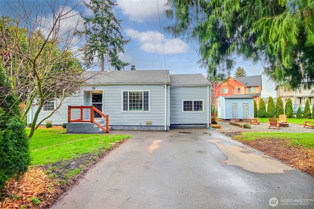 Photo of 12233 51st Place S, Tukwila, WA 98178 (MLS # 2347863)