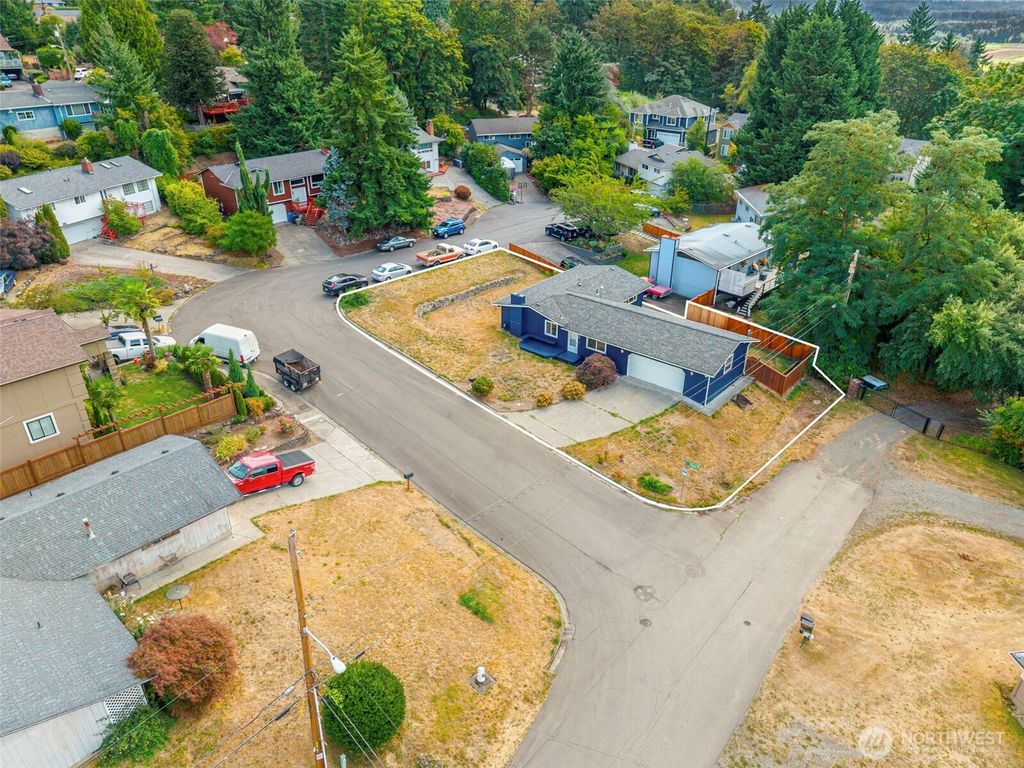 Photo of 806 Marion Place, Kent, WA 98030 (MLS # 2415804)