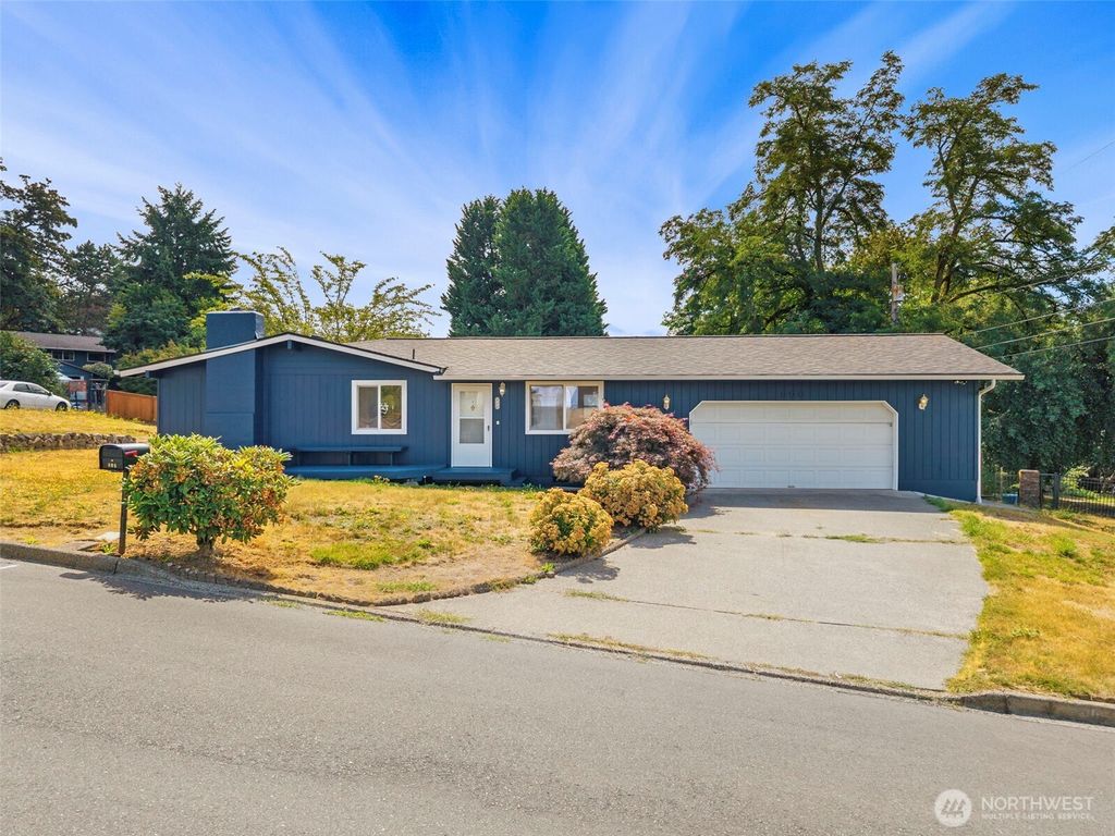 Photo of 806 Marion Place, Kent, WA 98030 (MLS # 2415804)