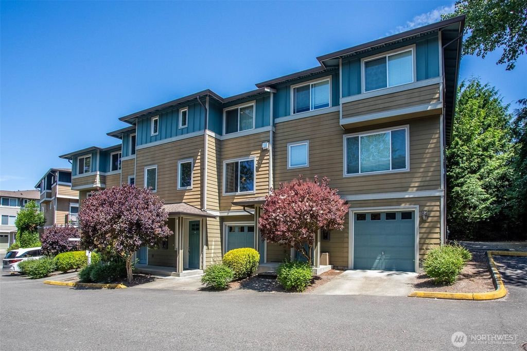 Photo of 2115 201st Place SE #R-103, Bothell, WA 98012 (MLS # 2389104)