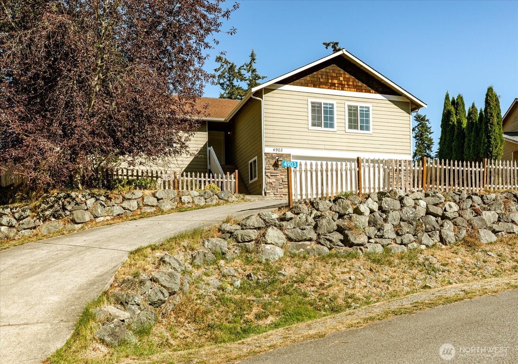 Photo of 4903 Reindeer Road, Freeland, WA 98249 (MLS # 2580786)